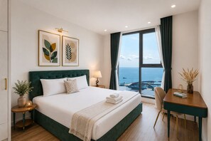 Suite executiva, 2 dormitoris, balcó, vistes a la platja | Roba de llit d'alta qualitat i matalassos d'escuma viscoelàstica 