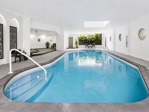 Pool - Beach Stay | 2 Car Parks, 2BR, Tennis Spa Sauna (Surfers Paradise)