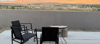 Long or Short Term corporate housing in a quiet area with view of Winnemucca.