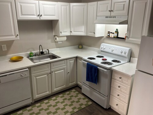 Cozy apartment in beautiful southwestern Colorado Springs