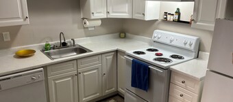 Cozy apartment in beautiful southwestern Colorado Springs