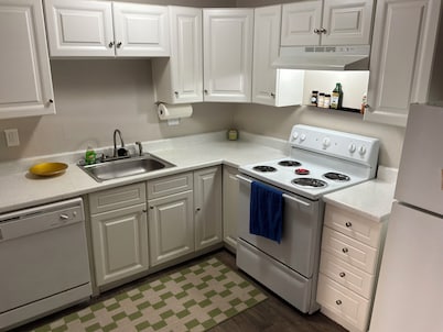 Cozy apartment in beautiful southwestern Colorado Springs