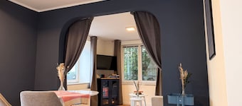 Royal Blue Residence – Elegant, Quiet & Exclusive