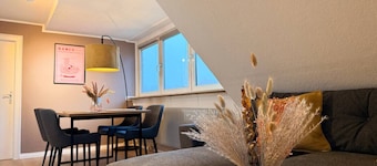 Neu renovierte Dachgeschosswohnung–Top Ausstattung