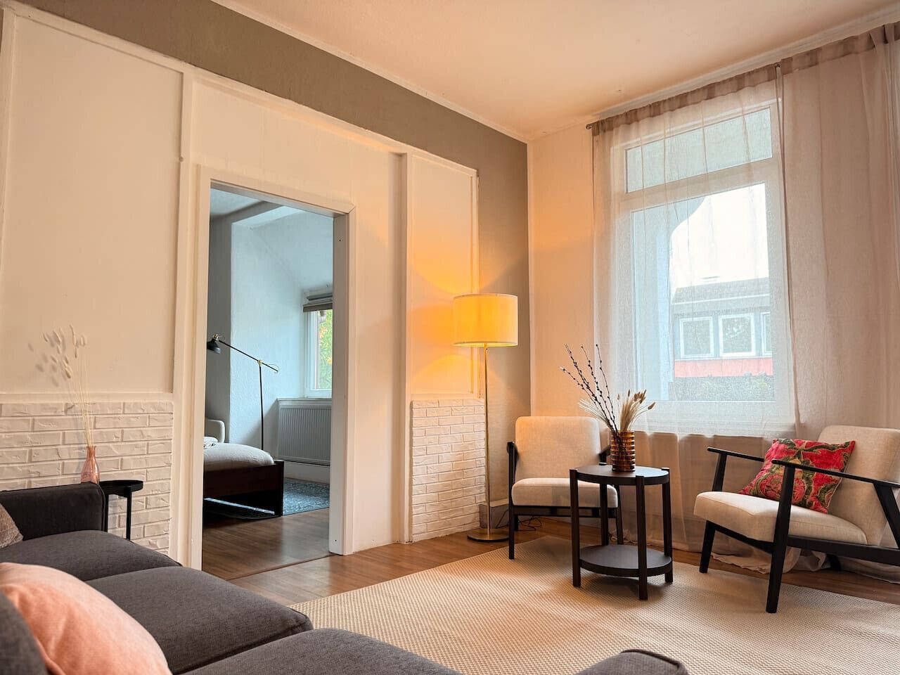 Elegant 4br Apartment | Walk To City + Balcony - Oldenburg