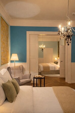 5 Schlafzimmer, Schreibtisch, WLAN, Bettwäsche