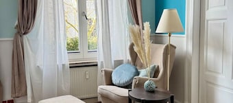 Luxury 5BR City Villa | Chic & Spacious | Families
