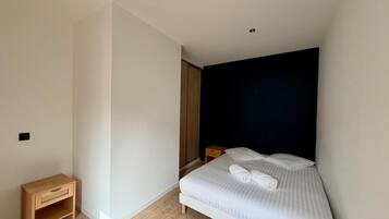 1 habitación, tabla de planchar con plancha y acceso a internet