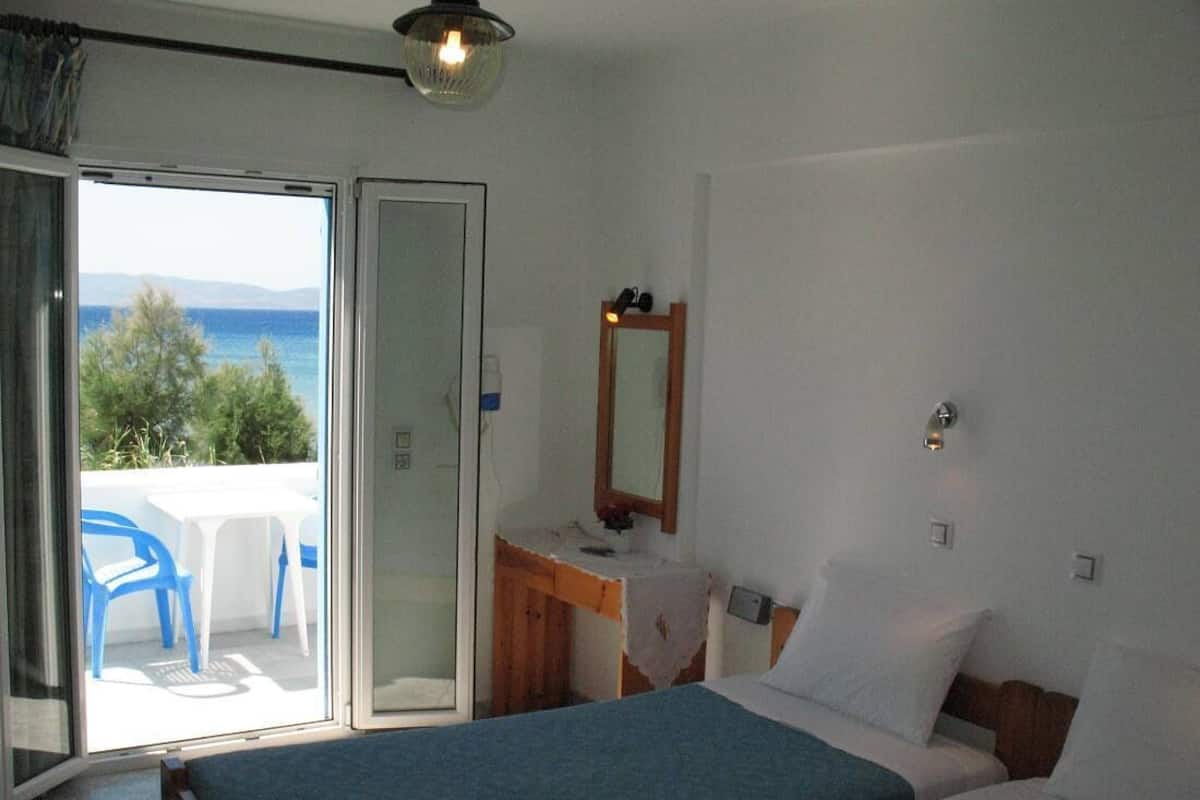 Chambre Standard double, balcon, vue sur la plage | Coffre-fort, accès au Wi-Fi (inclus)