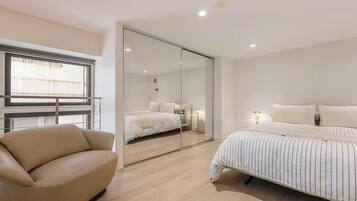 Iron/ironing board, WiFi, bed sheets