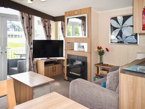 TV - Hawks View 18 - UKC9386 (Exmouth)