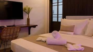 In-room safe, desk, laptop workspace, free WiFi