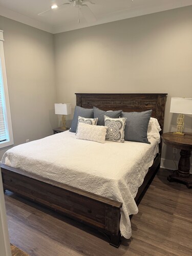 Cozy 3-bedroom cottage in marvelous Starkville with AC