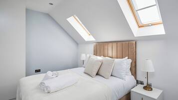 5 bedrooms, WiFi (free)