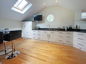 Dishwasher - 2 bedroom accommodation in Houghton (Houghton)
