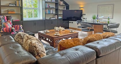 2 bedroom accommodation in Houghton