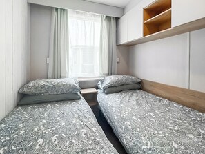 Free WiFi - Experience luxury in this classy, homey caravan at St Andrews Holiday Park. (St Andrews)