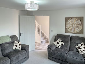 TV - 3 bedroom accommodation in Fulford, near York (Fulford, near York)