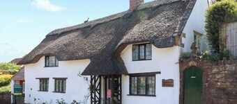 2 bedroom accommodation in Barrington, near Ilminster,