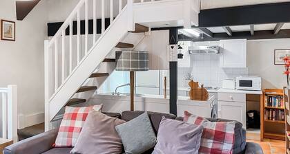 A cute cottage for two, set peacefully with regular red squirrel visitors.