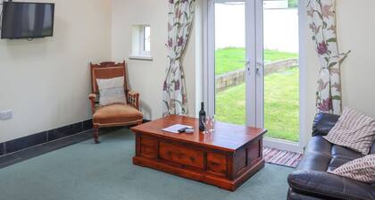3 bedroom accommodation in Llandello