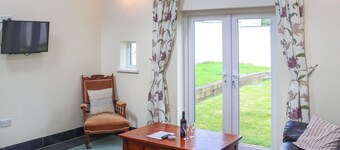 3 bedroom accommodation in Llandello