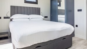 2 室のベッドルーム、WiFi (無料)、ベッドシーツ