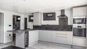 Private kitchen - Dove Lodge - UK51935 (Yarm)
