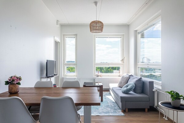 Top Floor 1br Apt With Balcony & Aircon - 拉赫蒂