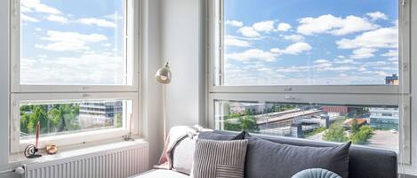 Comfort Apartment, City View | Living area