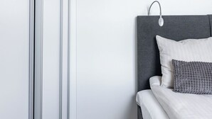 Căn hộ tiện nghi đơn giản, quang cảnh thành phố | Màn/rèm cản sáng, bàn ủi/dụng cụ ủi quần áo 