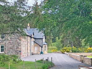 Exterior - The West Wing at Inverarnie Lodge (Inverness)