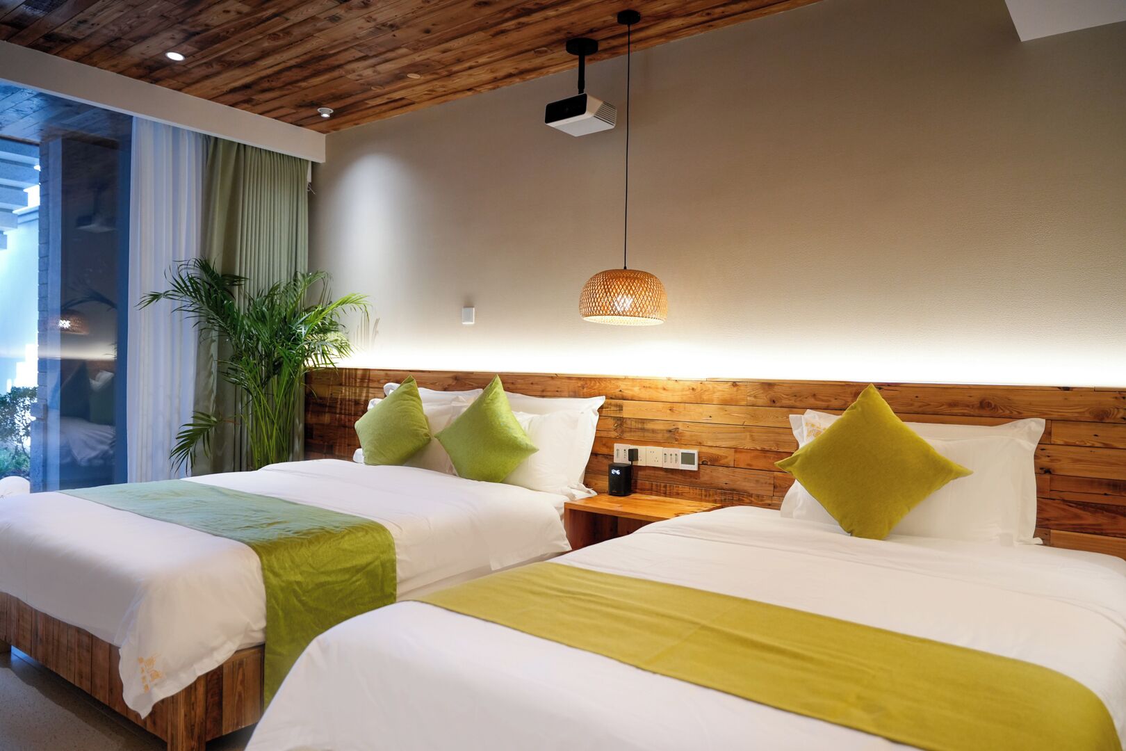 Romantic Twin Room, City View | Premium bedding, down comforters, individually decorated, desk