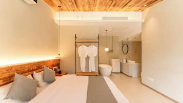 Exclusive Double Room, City View | Peralatan tempat tidur premium, gebar bulu kapas