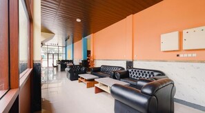 Lobby - Tripletree Kenaro Hotel (Malang)