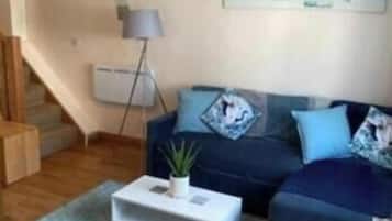 Comfort House, 2 Bedrooms, Kitchen, Partial Sea View | Living area