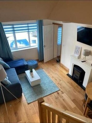 Comfort-Haus, 2 Schlafzimmer, Küche, eingeschränkter Meerblick | Wohnbereich
