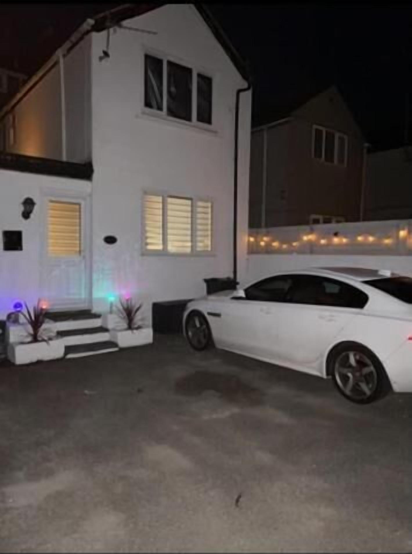 Comfort House, 2 Bedrooms, Kitchen, Partial Sea View | Property grounds
