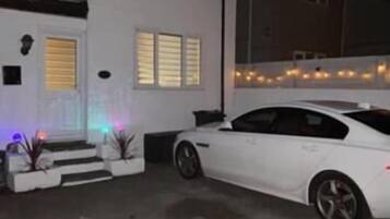 Comfort House, 2 Bedrooms, Kitchen, Partial Sea View | Property grounds