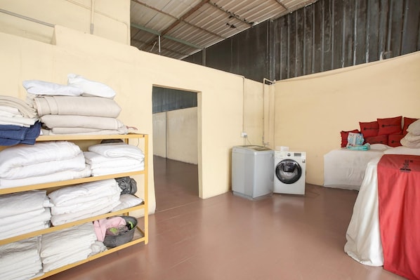 House | Interior - Luxury Deluxe DBL Retreat W/ Free Wifi and Parking (Batam)