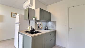 Classic Studio, Partial Sea View | Private kitchen | Espresso maker, coffee/tea maker, electric kettle