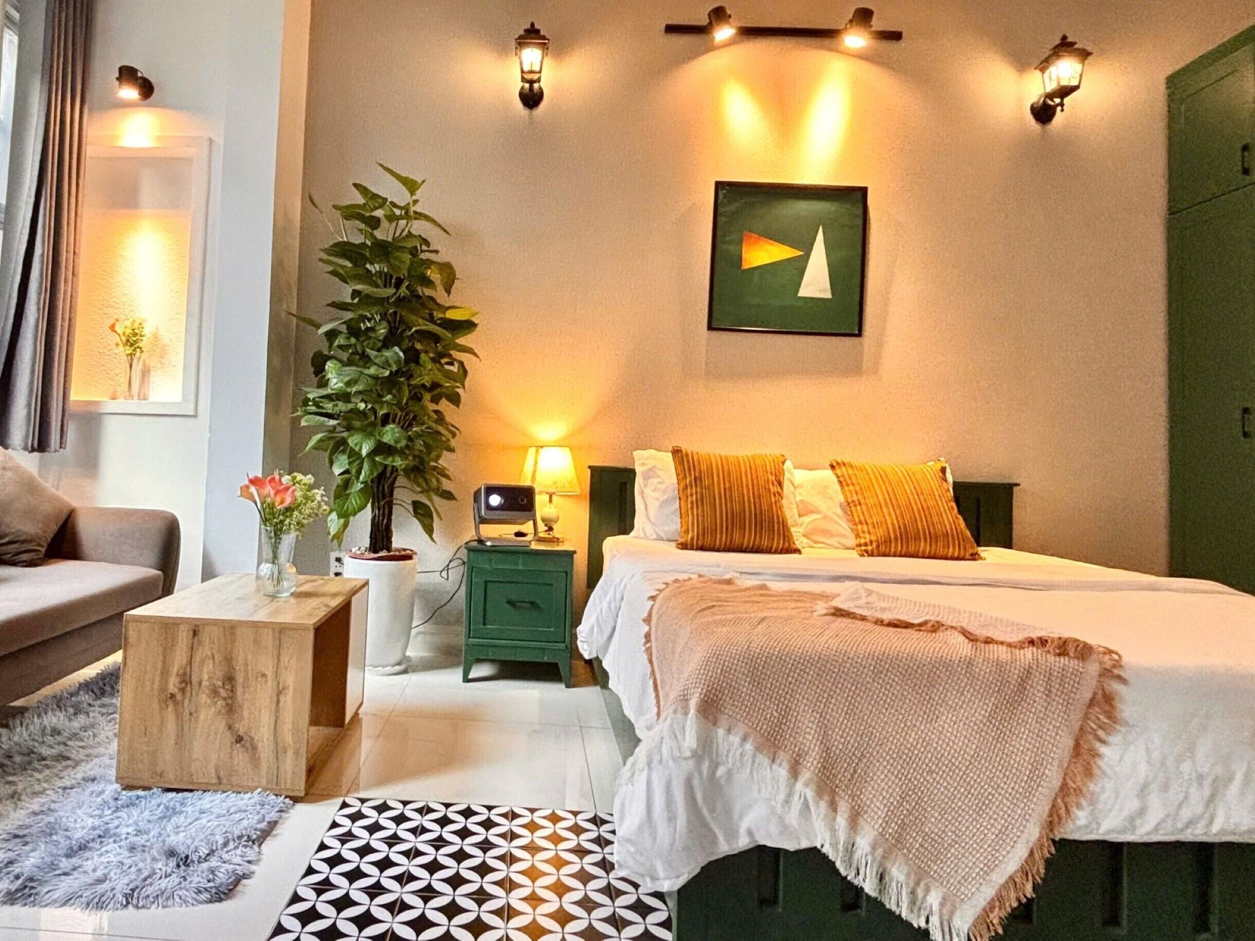 Superior Studio | Desk, blackout drapes, iron/ironing board, free WiFi