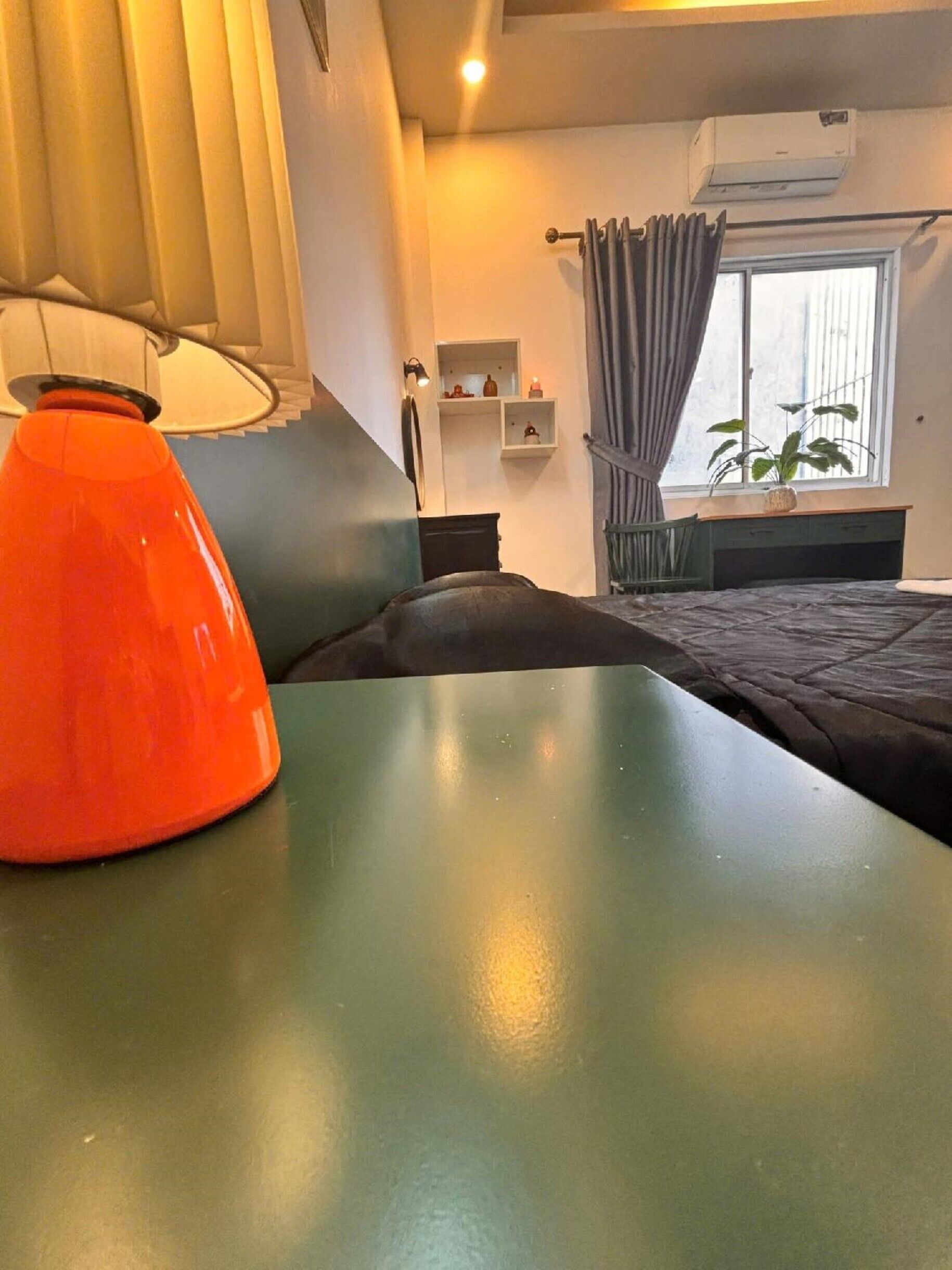 Basic Studio | Desk, blackout drapes, iron/ironing board, free WiFi