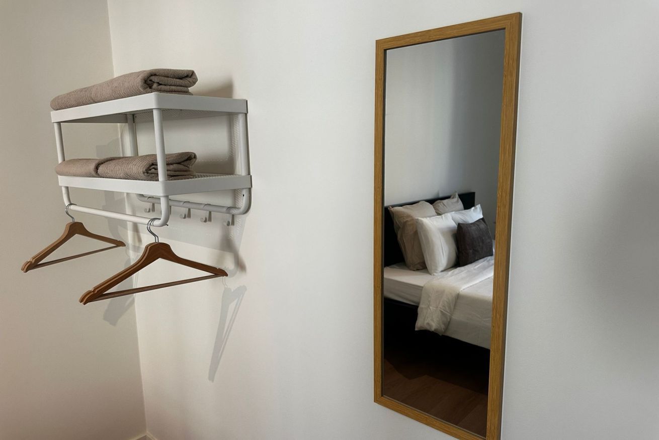 2 habitaciones, tabla de planchar con plancha y wifi gratis 