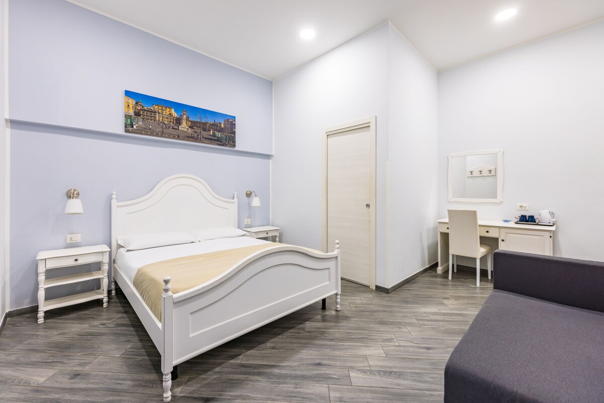 1 bedroom, laptop workspace, bed sheets