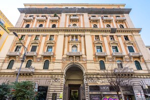 Front of property - Agorà Borsa (Naples)