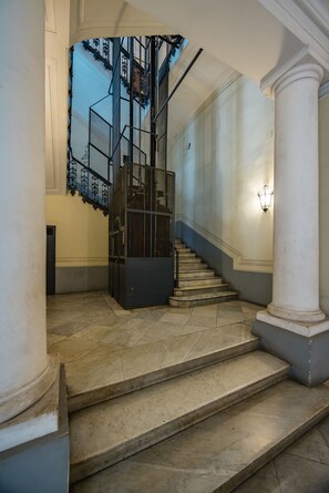 Exterior - Agorà Borsa (Naples)