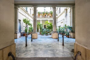 Exterior - Agorà Borsa (Naples)