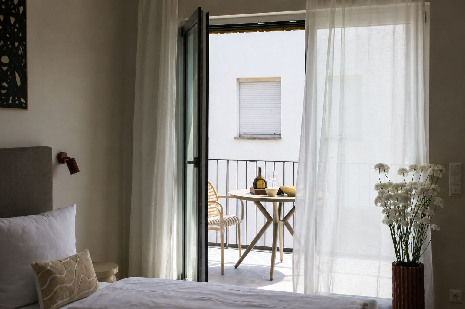 Iron/ironing board, WiFi (free)