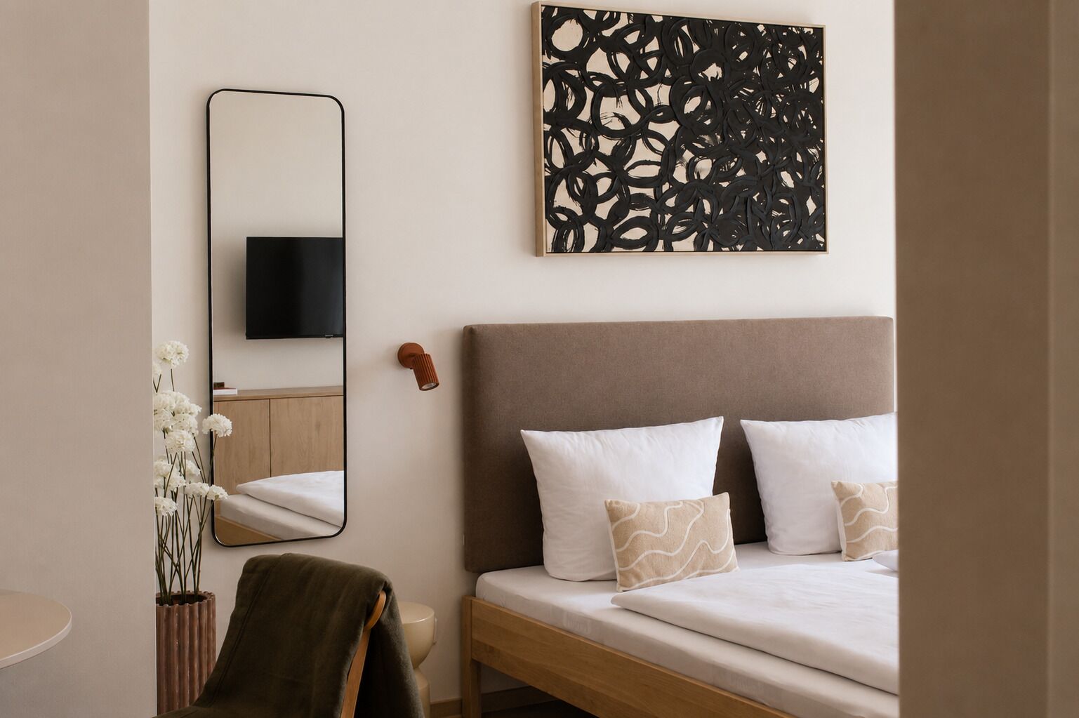 Iron/ironing board, WiFi (free)